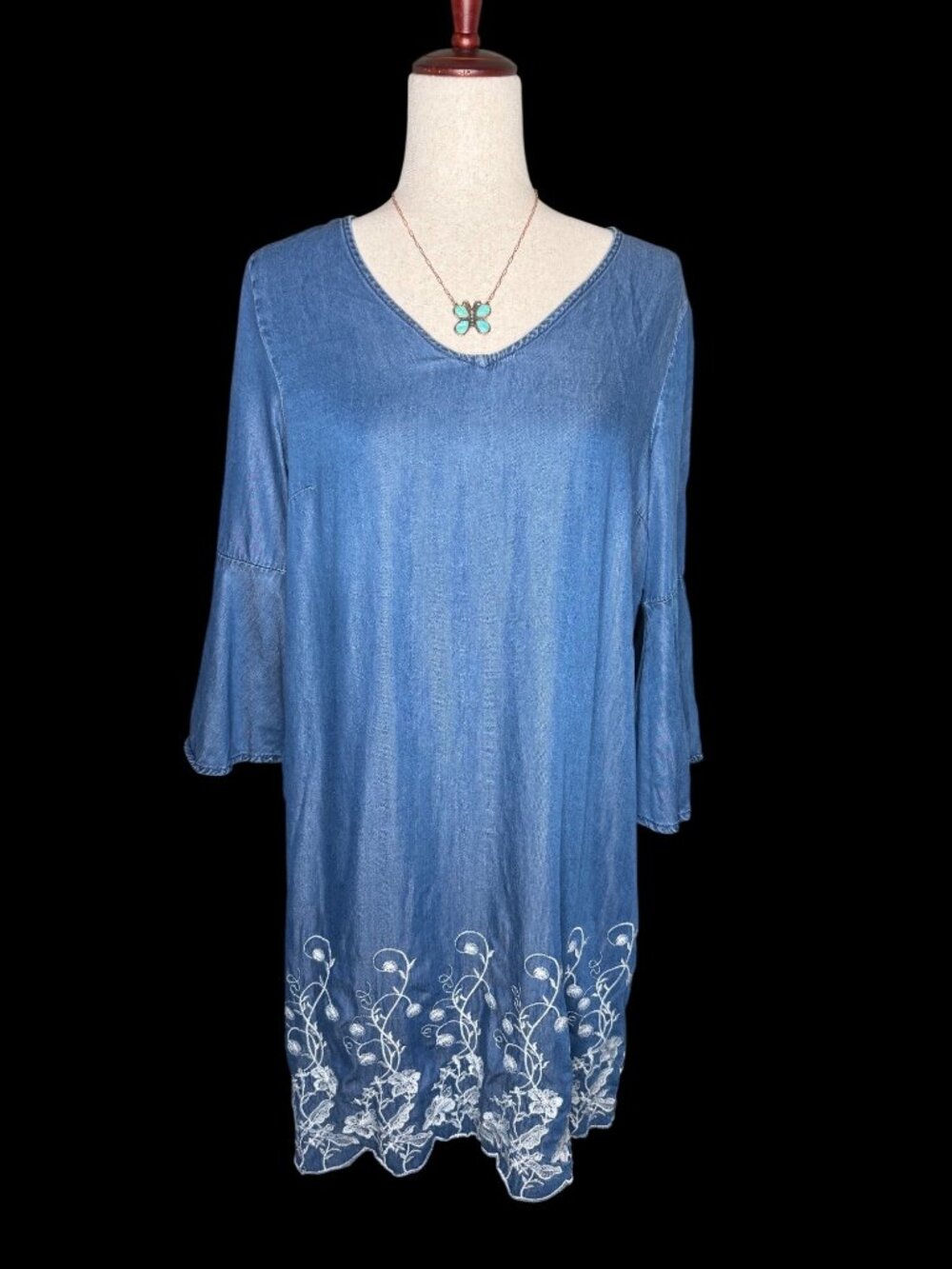 Embroidered Blue Chambray Shift tunic Dress M V-Neck 3/4 Bell Sleeves Boho fairy